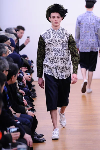 Look 18